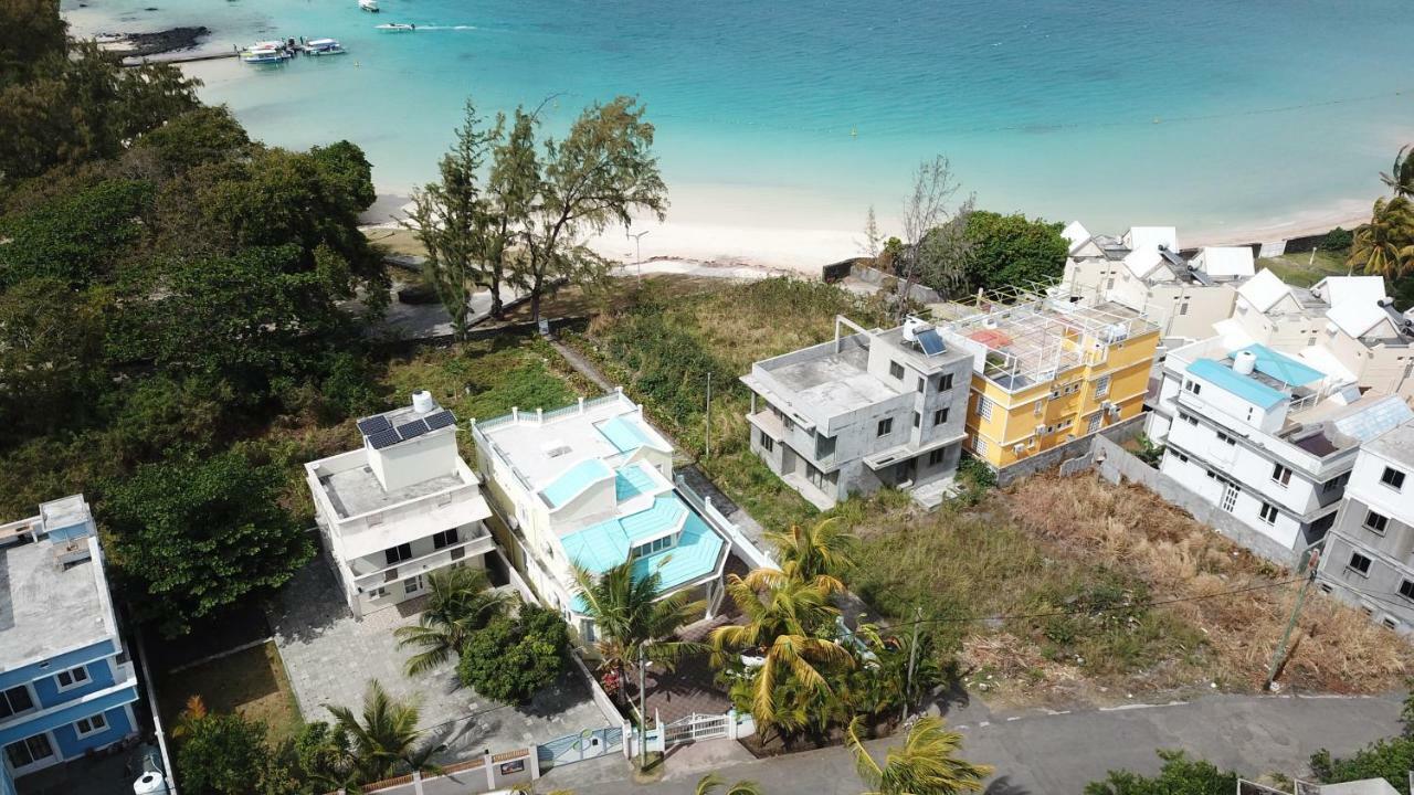 Villa Bella Charming Beachfront Guesthouse Blue Bay Exterior photo