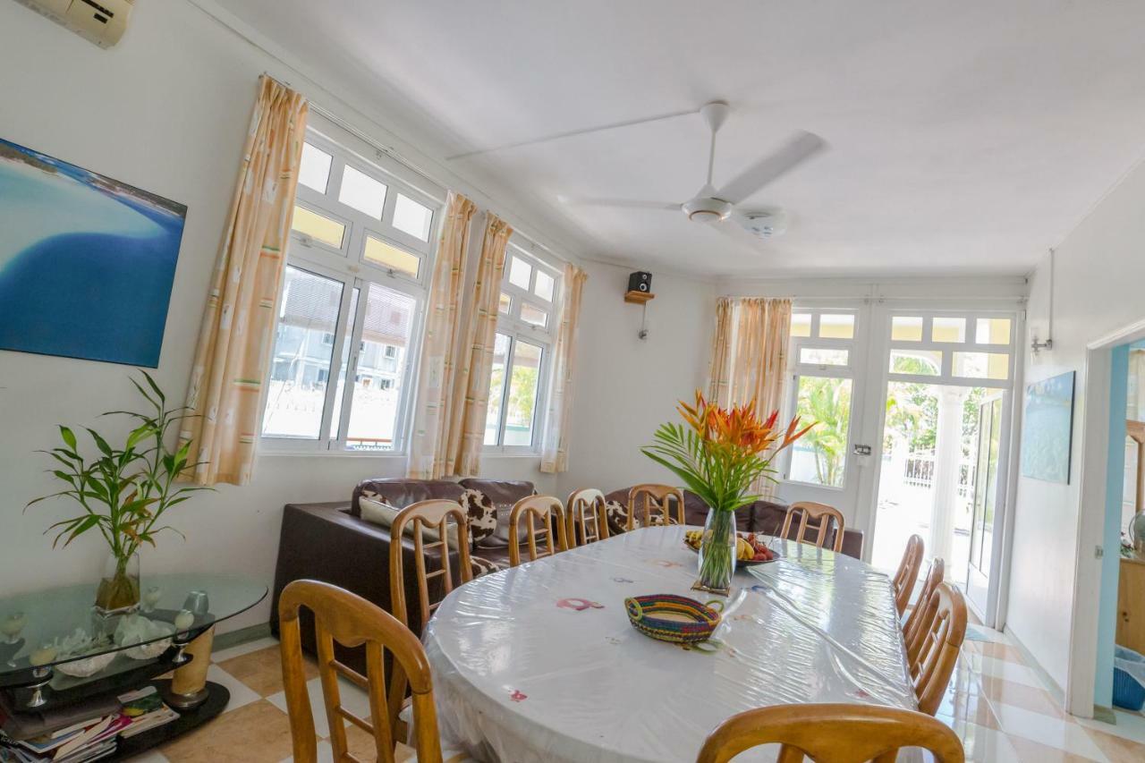 Villa Bella Charming Beachfront Guesthouse Blue Bay Exterior photo