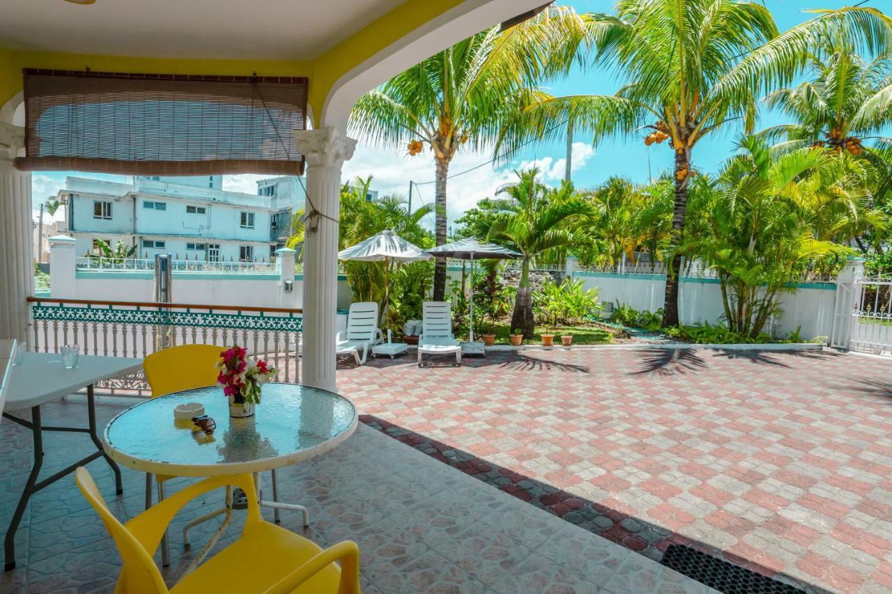 Villa Bella Charming Beachfront Guesthouse Blue Bay Exterior photo